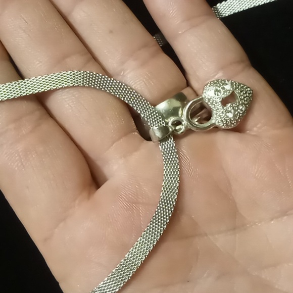 Basket weave chain 22 inches long & heart locket pendant. - Picture 5 of 5